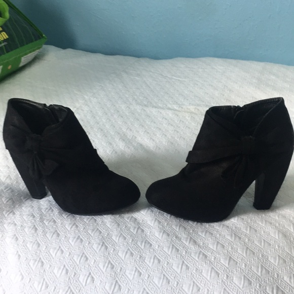 Pretty Black Heels 🎀 - Picture 4 of 8